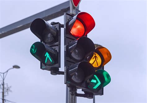 All About Traffic Lights: Traffic Light Size, Weight, and More - In The ...