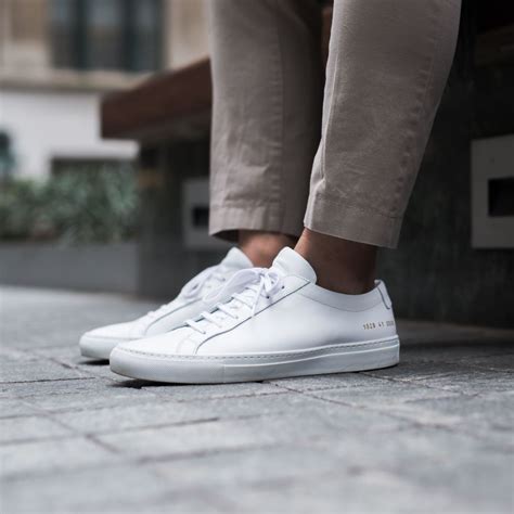 A Gentleman’s Guide to Business Casual | White sneakers men, Best white ...