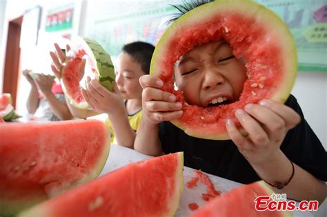 Watermelon-eating contest marks Beginning of Autumn (1/5) - Headlines ...