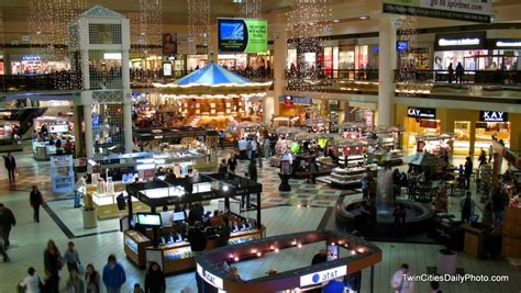 Twin Cities Daily Photo: Maplewood Mall Courtyard