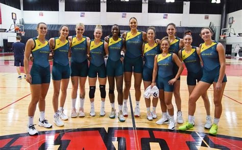 I'm sorry but I hate the new Australian WBB unis