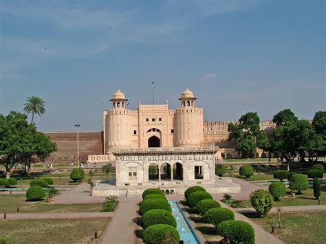 Lahore Fort (Shahi Qila Lahore) ~ Beautiful Places In Pakistan