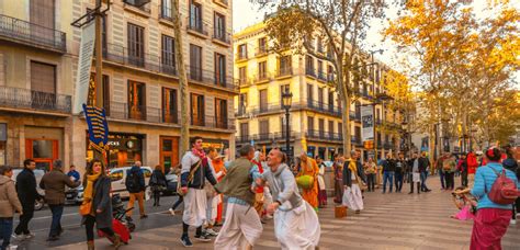 8 Most Famous Streets in Barcelona: Picturesque Streets