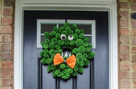 28 Best Halloween Wreaths to Make - FeltMagnet