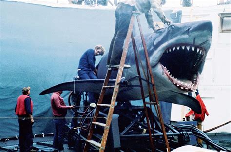 Amazing behind the scenes photos from the making of the film 'Jaws ...