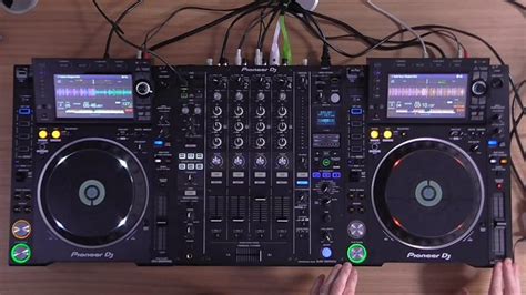 Turntables Vs CDJs Vs Controllers: Which Is Better? - MusicGiants