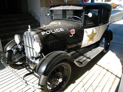 Old police car that I believe was amazing in its time. #Fordclassiccars ...