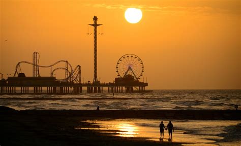 15 of the Best Beaches in Galveston Texas! - Just a Pack