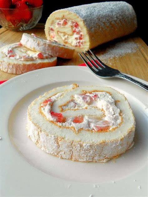 Strawberries and Cream Angel Food Cake Roll – Phitip Recipes