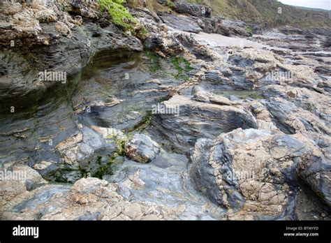 Wave cut notch hi-res stock photography and images - Alamy