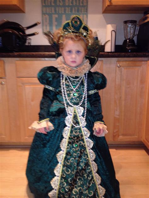 Queen Elizabeth 1st Halloween costume (After) | Renaissance fair costume