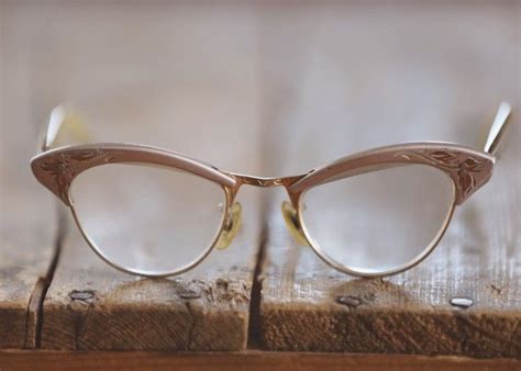 Cat-eye glasses frames designer: how to style them like a pro - Seeing ...