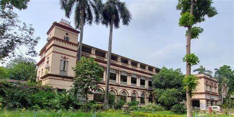 Jadavpur University's science faculty dean resigns