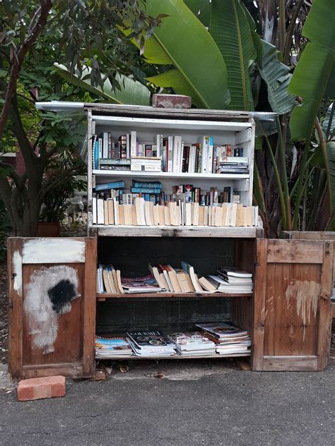 THE GROVE LIBRARY - Street Library Australia