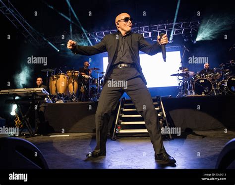 Pitbull performs live Stock Photo - Alamy