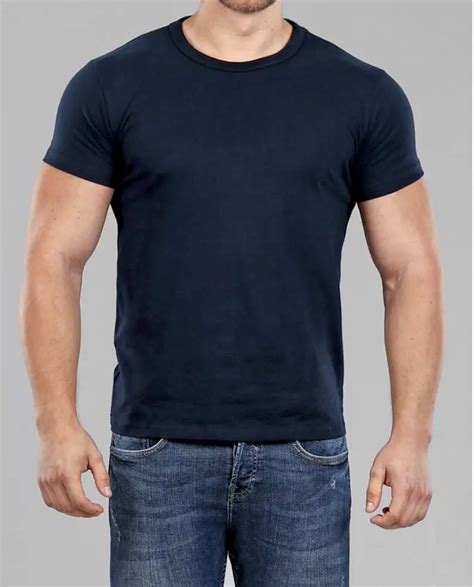 6 Best T-Shirts for Muscular Men [2021 Guide] - The Modest Man