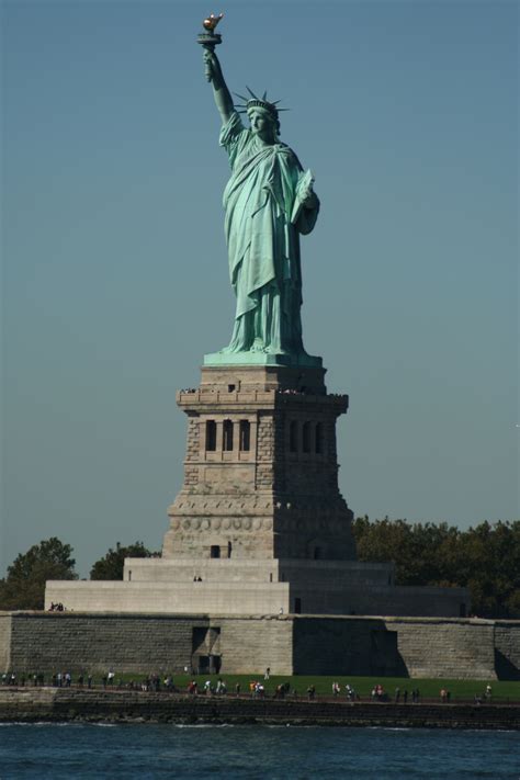 Grand photos of the colossal Statue of Liberty in New York City (PHOTOS ...