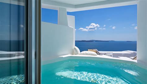 4 Honeymoon Suites in Santorini | Arabia Weddings