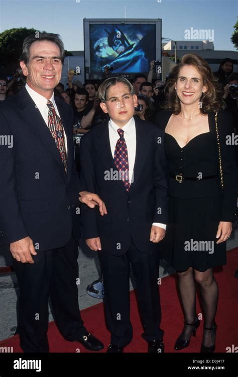 TOMMY LEE JONES with his family at Batman premiere 1995.k1821fb.(Credit ...