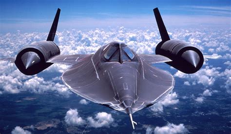 SR-71 Blackbird: The Fastest Plane in the World (Sitting in a Museum ...