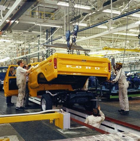 Ford Motors Production Line, What It Looks Like 100 Years Ago And Now ...