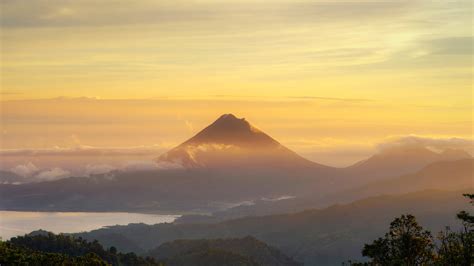 Bing HD Wallpaper Mar 4, 2024: Arenal Volcano, Costa Rica - Bing ...