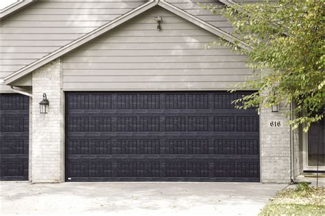 5 popular garage doors for 2020-2021 - Spectrum Overhead Door