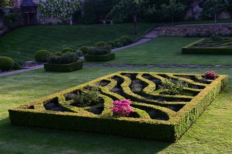 Chilworth Manor - Guildford | NGS Gardens