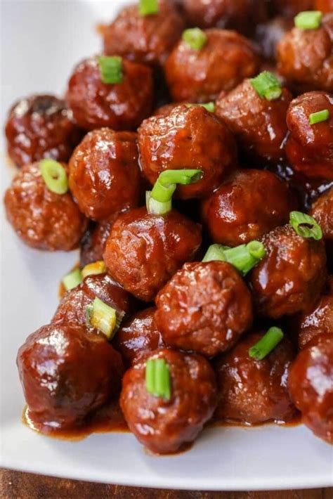 Grape Jelly Meatballs {Just 3 Ingredients!} | Lil' Luna