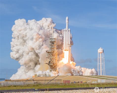 First launch of the SpaceX Falcon Heavy rocket - Kevin Lisota Photography