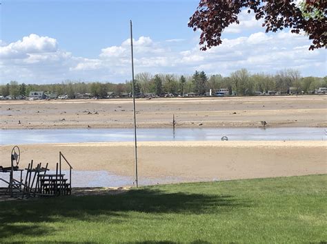 Aftermath of the edenville dam collapse: Wixom Lake : r/Michigan