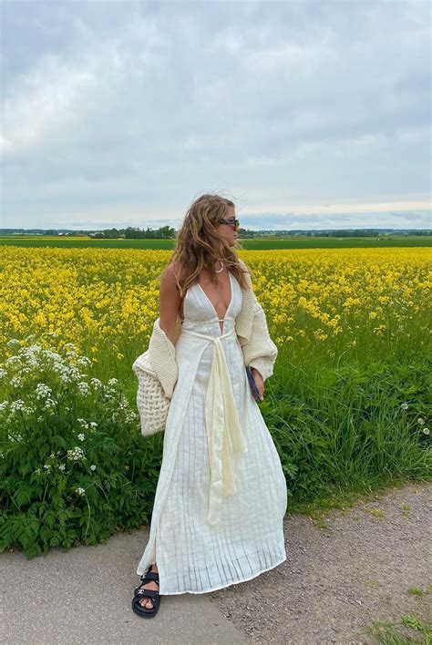 Walking in the countryside, an art! - Outfitting Ideas | Summer dresses ...