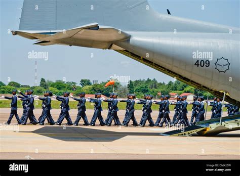 PRETORIA, SOUTH AFRICA: Members of the South Africa Air Force at the ...