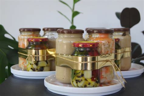 Healthy homemade Christmas food gifts in a jar - Planning With Kids