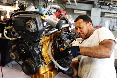 Auto Repair: Major Engine Components | Military.com