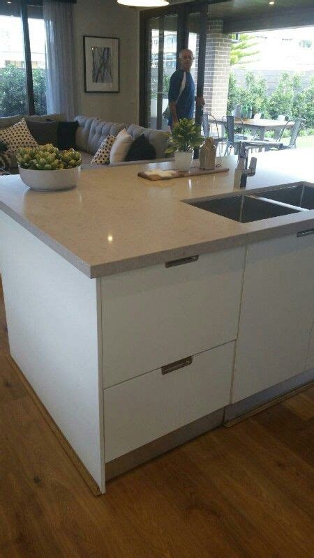 Clamshell Caesarstone display home Grey Kitchen Cabinets, Kitchen Reno ...