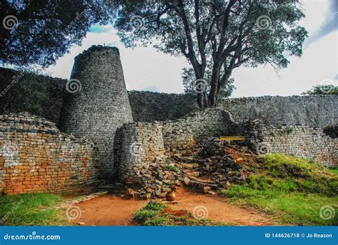 Great Zimbabwe Ruins Stock Photo | CartoonDealer.com #39491214