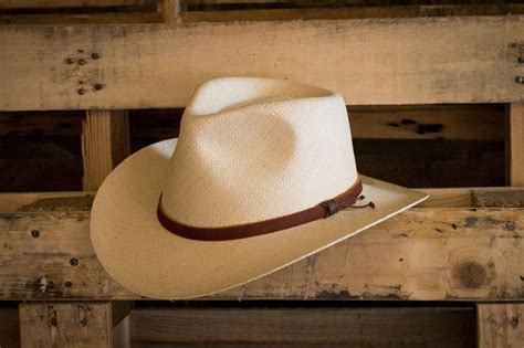 Perfect Panama Hat Styles for a Day at the Beach - Ultrafino