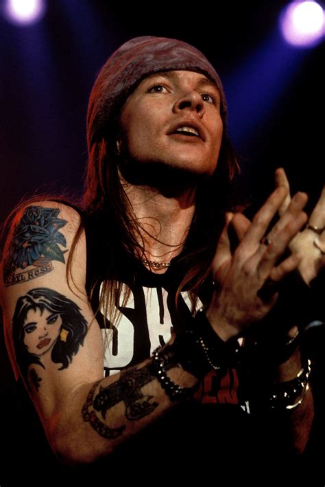 Axl Rose - Guns N Roses frontman Axl Rose looks unrecognisable as he ...