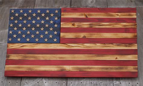 WOODEN AMERICAN FLAG | CITY NORTH