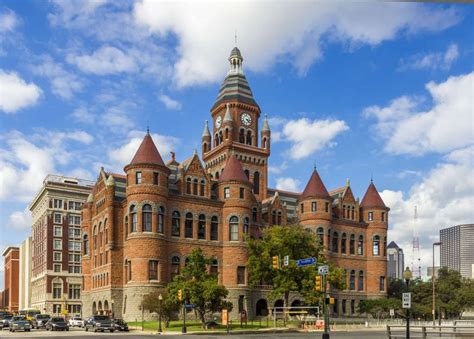 29 Historic Texas courthouses that look like castles | Dallas county ...