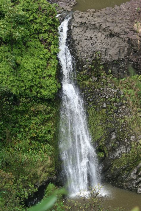 Hana Highway Waterfall (Maui, Hawaii) - World of Waterfalls