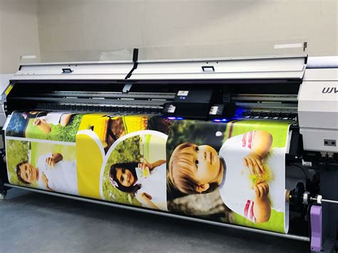 Custom large format banner printing process | Front Signs