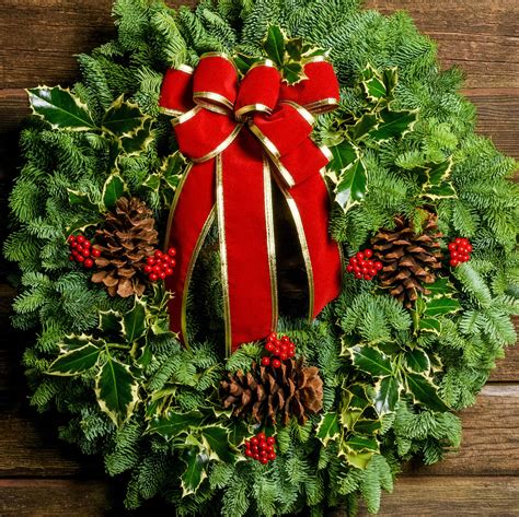 Mixed Holly Wreath | Lynch Creek Farm