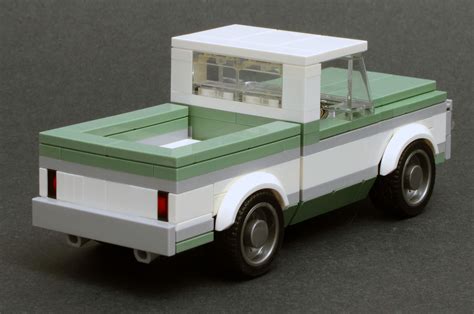 Classic LEGO Truck - All About The Bricks