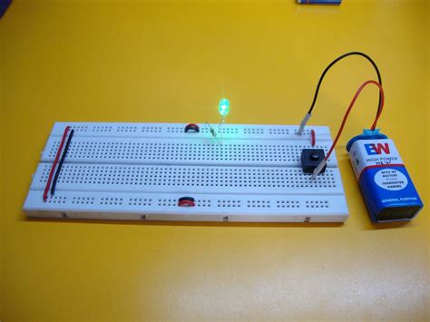 10 Breadboard Projects for Beginners : 17 Steps (with Pictures ...