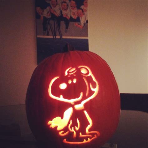 Snoopy pumpkin - flying ace! Peanuts gang Halloween Pumpkin Designs ...