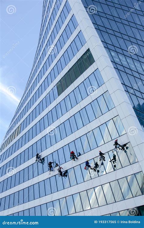 1,311 Cleaning Skyscraper Windows Stock Photos - Free & Royalty-Free ...