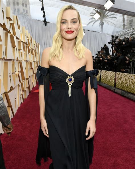 Margot Robbie – Oscars 2020 Red Carpet • CelebMafia