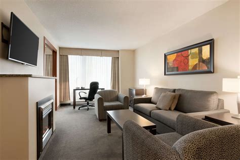 Embassy Suites by Hilton Montreal, Montreal QC | Ourbis